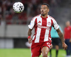 Τα συγχαρητήρια στον Βέζο Τα συγχαρητήρια στον Βέζο