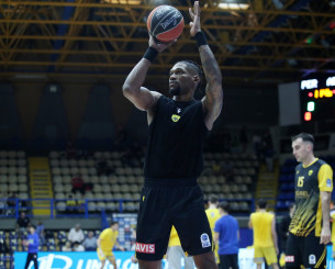 «Συναγερμός» με Σίλβα στην ΑΕΚ, χτύπησε στο δεξί πόδι - Επέστρεψε μετά από λίγο