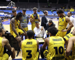 Ο Άρης άλλαξε προπονητή, οι κακές συνήθειες όμως παρέμειναν Ο Άρης άλλαξε προπονητή, οι κακές συνήθειες όμως παρέμειναν