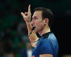 Οι διαιτητές της πέμπτης αγωνιστικής της Stoiximan GBL: Ποιοι «σφυρίζουν» στο Άρης - ΠΑΟΚ Οι διαιτητές της πέμπτης αγωνιστικής της Stoiximan GBL: Ποιοι «σφυρίζουν» στο Άρης - ΠΑΟΚ