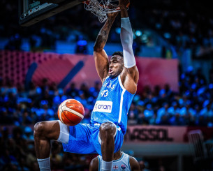 Θανάσης Αντετοκούνμπο: «Ο Σπανούλης μας έφερε την πίστη - Είναι ευλογία από τον Θεό να παίζω με τα αδέρφια μου» Θανάσης Αντετοκούνμπο: «Ο Σπανούλης μας έφερε την πίστη - Είναι ευλογία από τον Θεό να παίζω με τα αδέρφια μου»