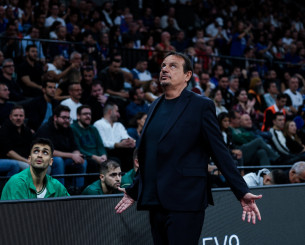 Ξέσπασε ο Αταμάν για τη νοοτροπία των παικτών του: «Δεν μπορούμε να κερδίζουμε μόνο λόγω της φανέλας» Ξέσπασε ο Αταμάν για τη νοοτροπία των παικτών του: «Δεν μπορούμε να κερδίζουμε μόνο λόγω της φανέλας»