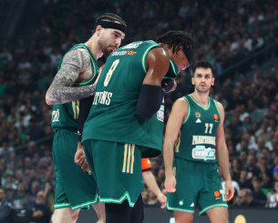 Στο νοσοκομείο για εξετάσεις ο Χολμς - Η πρώτη εκτίμηση για τον τραυματισμό του Στο νοσοκομείο για εξετάσεις ο Χολμς - Η πρώτη εκτίμηση για τον τραυματισμό του