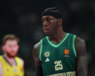 Ο Κέντρικ Ναν πόσταρε Θύρα 13 με «Μαλαματένια Λόγια» Ο Κέντρικ Ναν πόσταρε Θύρα 13 με «Μαλαματένια Λόγια»