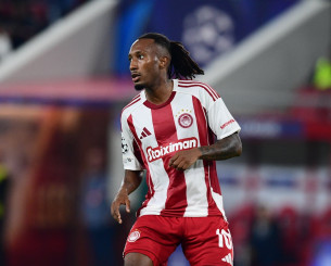 Κοντά στο 2-0 ο Ολυμπιακός, δοκάρι το βολέ του Ζέλσον Μαρτίνς (video)