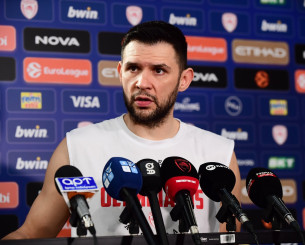 Παπανικολάου: «Είμαι ακόμα ερωτευμένος με αυτό που κάνω - Σταθερή βάση της Εθνικής ο Σπανούλης»