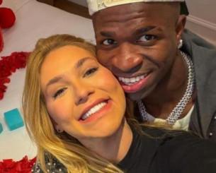 Αδιαφορεί για τις φήμες ο Βινίσιους και κάνει διακοπές με την κοπέλα του στο Μονακό (photos) Αδιαφορεί για τις φήμες ο Βινίσιους και κάνει διακοπές με την κοπέλα του στο Μονακό (photos)