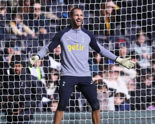 Κατέκτησε το Europa League, τα παράτησε και έγινε σκηνοθέτης και φωτογράφος Κατέκτησε το Europa League, τα παράτησε και έγινε σκηνοθέτης και φωτογράφος