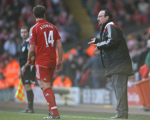 O Τσάμπι Αλόνσο θυμήθηκε τη συνεργασία του με τον Μπενίτεθ: «Δίπλα στον Ράφα έμαθα πολλά για το ποδόσφαιρο»