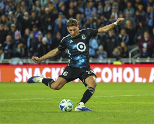 Όταν o Τριάντης σκόραρε απίστευτο γκολ πίσω από το κέντρο στο ντεμπούτο του στο MLS (video)