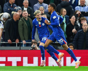 50αρι παρολί από τα «αστέρια»