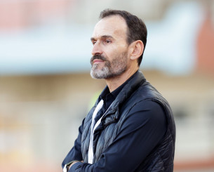 Στην πόρτα της εξόδου από τον ΟΦΗ και ο Νίκος Νταμπίζας Στην πόρτα της εξόδου από τον ΟΦΗ και ο Νίκος Νταμπίζας