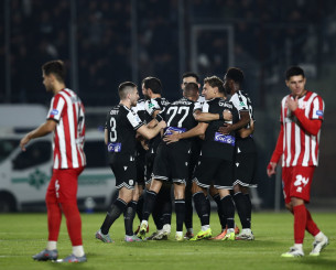 Η βαθμολογία της Super League μετά τις νίκες της ΑΕΚ και του ΠΑΟΚ