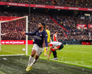 H Αϊντχόφεν πήρε διπλό κορυφής στην έδρα της Φέγενορντ