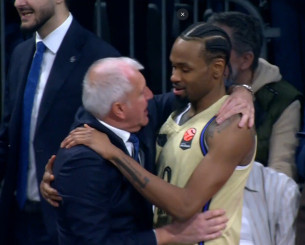 Η αγκαλιά Ομπράντοβιτς-Πάντερ στο Βελιγράδι (video) Η αγκαλιά Ομπράντοβιτς-Πάντερ στο Βελιγράδι (video)