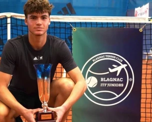 Πρεμιέρα για τον Παύλο Τσιτσιπά στα προκριματικά του Hellenic Championship Πρεμιέρα για τον Παύλο Τσιτσιπά στα προκριματικά του Hellenic Championship