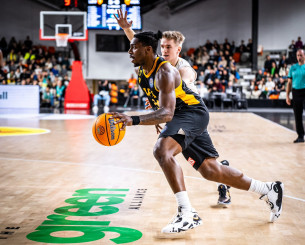 Απόδειξη προσωπικότητας: Ο Μπάρτλεϊ βγήκε μπροστά για την ΑΕΚ όταν η μπάλα «έκαιγε» (video) Απόδειξη προσωπικότητας: Ο Μπάρτλεϊ βγήκε μπροστά για την ΑΕΚ όταν η μπάλα «έκαιγε» (video)