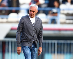 Νέος προπονητής στον Καμπανιακό ο Χαραλαμπίδης Νέος προπονητής στον Καμπανιακό ο Χαραλαμπίδης