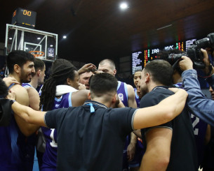 Ο Ζιάγκος περιμένει την επάνοδο του Γκρέι στη Μύκονο