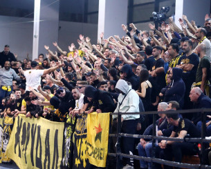 Διακόπηκε για 20 λεπτά το ΑΕΚ - Ολυμπιακός λόγω υβριστικών συνθημάτων  και αποχώρηση των φιλοξενούμενων (video)