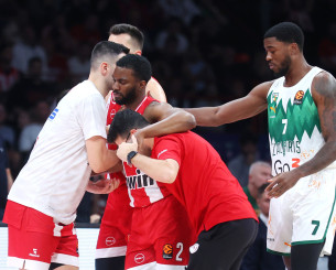 «Μείνε δυνατός Κίναν»: Η ανάρτηση του Ολυμπιακού μετά τον τραυματισμό του Έβανς