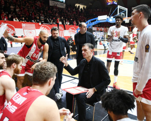 Ξέσπασε ο Μπαρτζώκας για τα λάθη των παικτών του: «Με εκθέτετε!» (video)