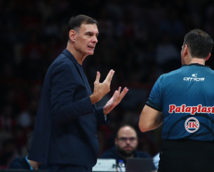 Μπαρτζώκας: «Εγώ γι’ αυτό πληρώνομαι για να φταίω και να είμαι ο κακός» - Τι είπε για τον Έβανς