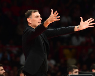 Μπαρτζώκας: «Μοιάζει σοβαρός ο τραυματισμός του Έβανς»