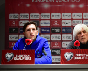 Ο Γιοβάνοβιτς αποθέωσε τον Ρέτσο: «Το καλύτερο παράδειγμα αφοσίωσης στην Εθνική»