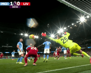 Πρώην διαιτητής της Premier διαφωνεί με την ακύρωση του γκολ της Λίβερπουλ: «Δεν επηρεάζει τη φάση»