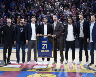 Γεμάτη θρύλους η βράβευση του Αμπρίνες πριν από το Μπαρτσελόνα - Ρεάλ Μαδρίτης (video)