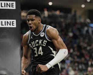 Σαρωτικός Αντετοκούνμπο και νίκη για τους Μπακς κόντρα στους Μπουλς