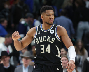 Επέστρεψαν στις νίκες οι Μπακς με 30άρη Αντετοκούνμπο