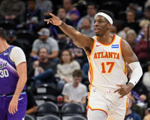 Άνετες νίκες για Χοκς και Σανς - Πέρασαν από το Κλίβελαντ οι Ράπτορς