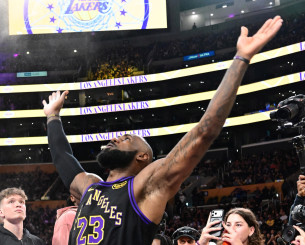 «Βασιλιάς» x 23- Έγραψε ιστορία ο ΛεΜπρόν Τζέιμς στο ματς με τους Τζαζ