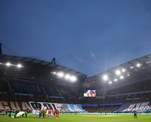 Το εντυπωσιακό κορεό των φίλων της Μάντσεστερ Σίτι για τα 1000 ματς του Γκουαρδιόλα