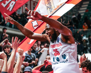 Έρχεται και υπογράφει στον Παναθηναϊκό ο Κένεθ Φαρίντ - Τα δεδομένα της συμφωνίας