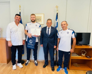 Ορκίστηκε Ελληνας πολίτης ο παλαιστής Αζαμάτ Χοσόνοβ