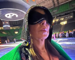 Τι κάνει η Άντζελα Δημητρίου στο Telecom Center; (video)