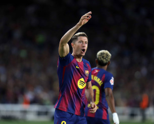 Ο Λεβαντόφσκι γράφει ιστορία - Μπήκε στους 10 γηραιότερους που έχουν πετύχει χατ τρικ στα κορυφαία πρωταθλήματα