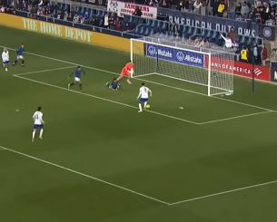 Ο Πέπι που «πλήγωσε» τον Ολυμπιακό, έχασε το... άχαστο (video)