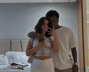 Αυτή είναι η εντυπωσιακή σύντροφος του Τι Τζέι Σορτς που τον συνόδευσε στο τουρνουά τένις (photos)