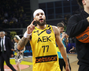Η μικρή κίνηση του Χέιλ που δεν κατάλαβε κανείς και δείχνει τη νοοτροπία της ΑΕΚ Η μικρή κίνηση του Χέιλ που δεν κατάλαβε κανείς και δείχνει τη νοοτροπία της ΑΕΚ