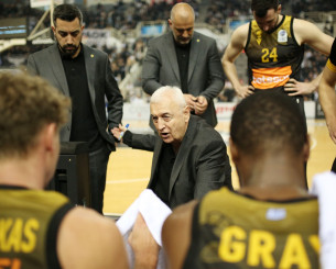 «Γκάζια» Σάκοτα στα αποδυτήρια για τη συντριβή της ΑΕΚ από τον ΠΑΟΚ «Γκάζια» Σάκοτα στα αποδυτήρια για τη συντριβή της ΑΕΚ από τον ΠΑΟΚ