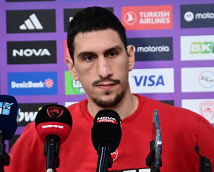 Λαρεντζάκης: «Μας αξίζει η πρώτη θέση» Λαρεντζάκης: «Μας αξίζει η πρώτη θέση»