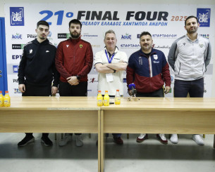Σταματιάδης: «Κάνουμε μεγάλη προσπάθεια να βάλουμε το χάντμπολ σε μεγάλο γήπεδο» Σταματιάδης: «Κάνουμε μεγάλη προσπάθεια να βάλουμε το χάντμπολ σε μεγάλο γήπεδο»