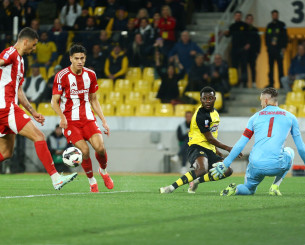 Οι έδρες σε δυάδα από την Super League Οι έδρες σε δυάδα από την Super League