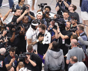 NBA και Ντάλας δάκρυσαν ίδια μέρα με έξι χρόνια διαφορά NBA και Ντάλας δάκρυσαν ίδια μέρα με έξι χρόνια διαφορά