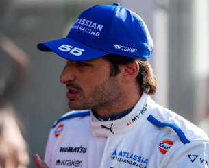 Ξεσπά ο Σάινθ: «Το παρακάνουν λίγο στην F1 δείχνοντας διασημότητες και τις κοπέλες των οδηγών» Ξεσπά ο Σάινθ: «Το παρακάνουν λίγο στην F1 δείχνοντας διασημότητες και τις κοπέλες των οδηγών»