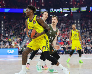 Ο Χέιζ-Ντέιβις αφήνει την Φενέρμπαχτσε και συνεχίζει στους Φοίνιξ Σανς